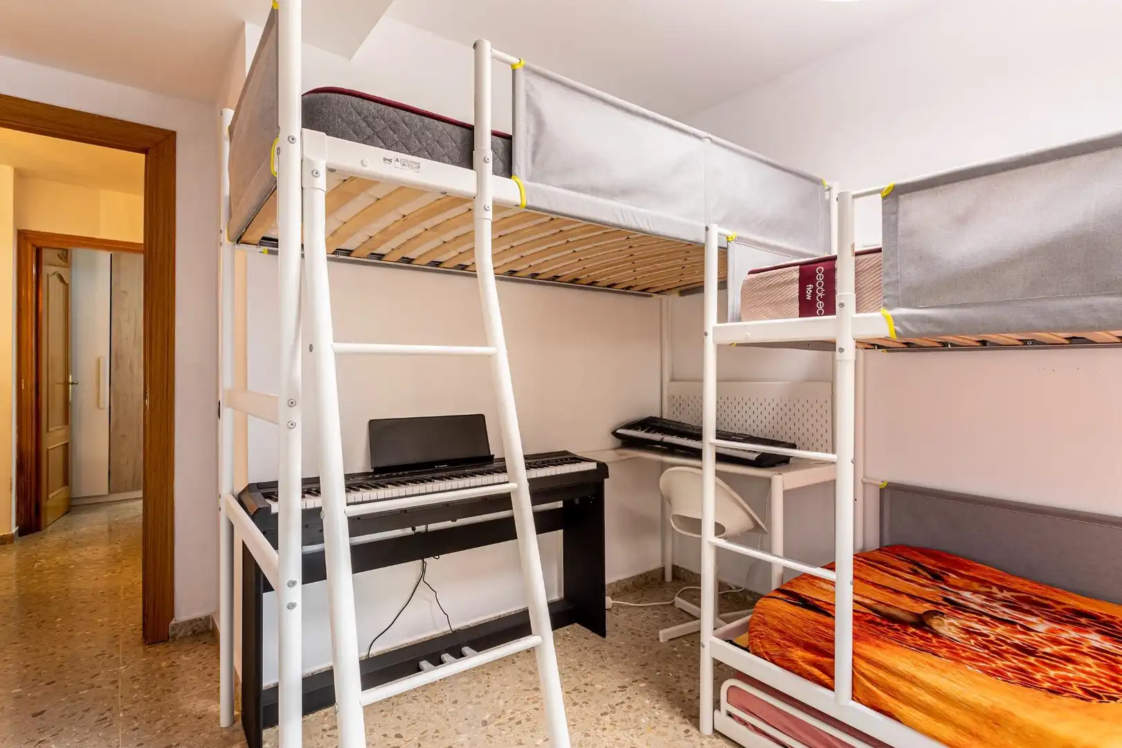 Habitación de Piso en venta en Godelleta con Aire acondicionado y Alarma