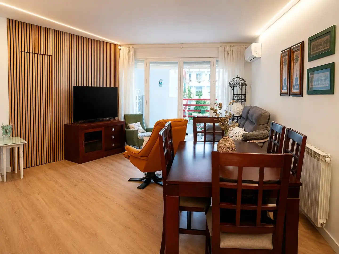 Living room of Flat for rent in Granada  with Air Conditioner, Heating and Private garden