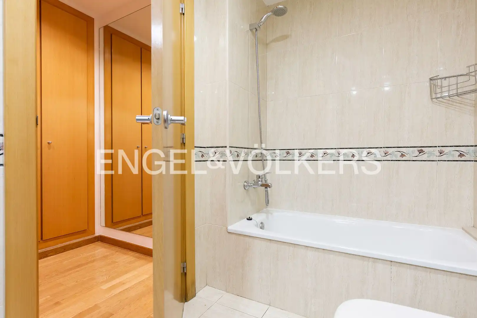 Bany de Pis en venda en Barcelona amb Aire condicionat, Calefacció i Parquet