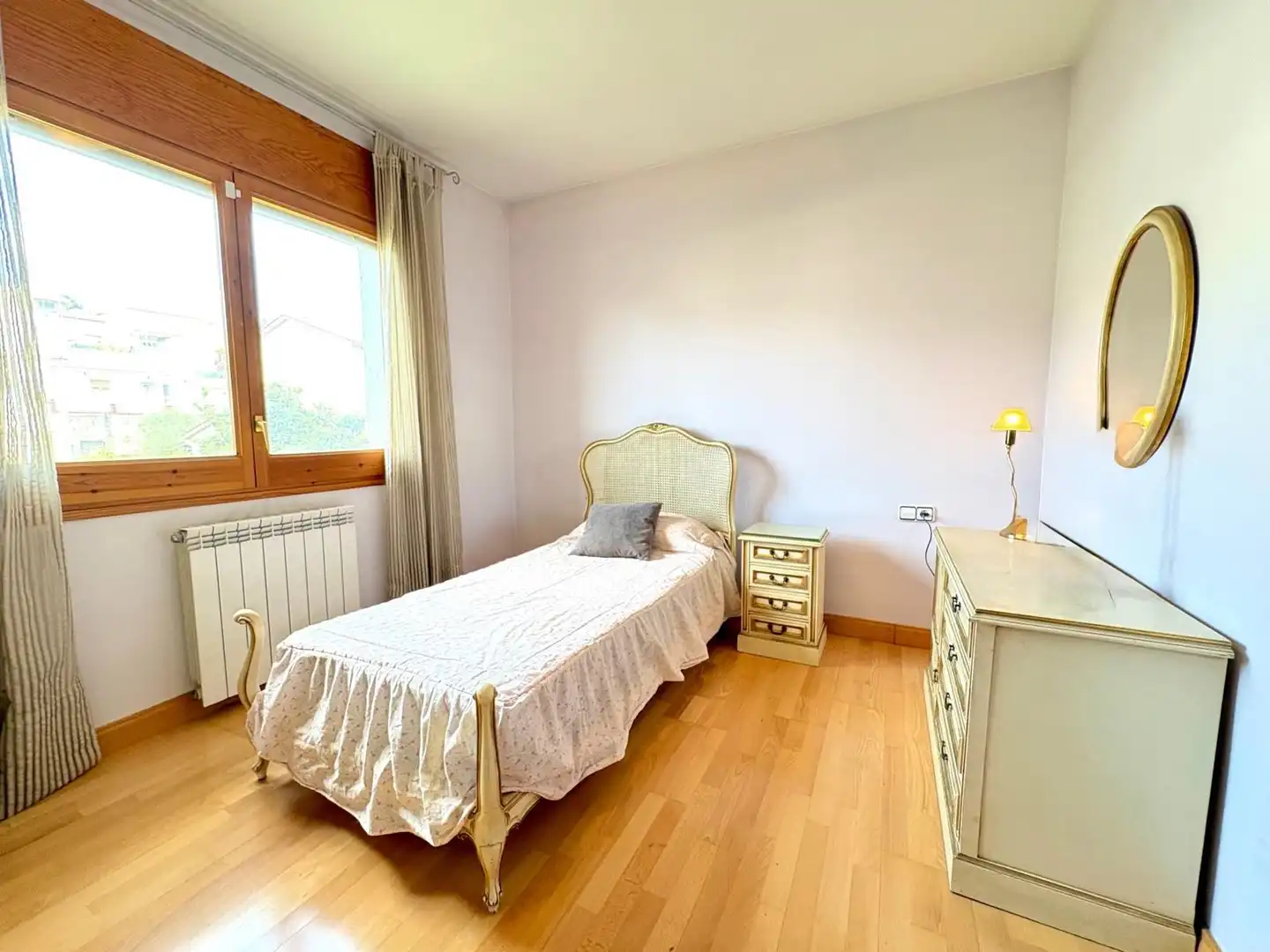 Habitación de Casa o chalet en venta en Lliçà d'Amunt con Aire acondicionado, Calefacción y Jardín privado
