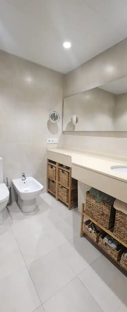 Baño de Piso en venta en  Logroño con Aire acondicionado, Calefacción y Parquet