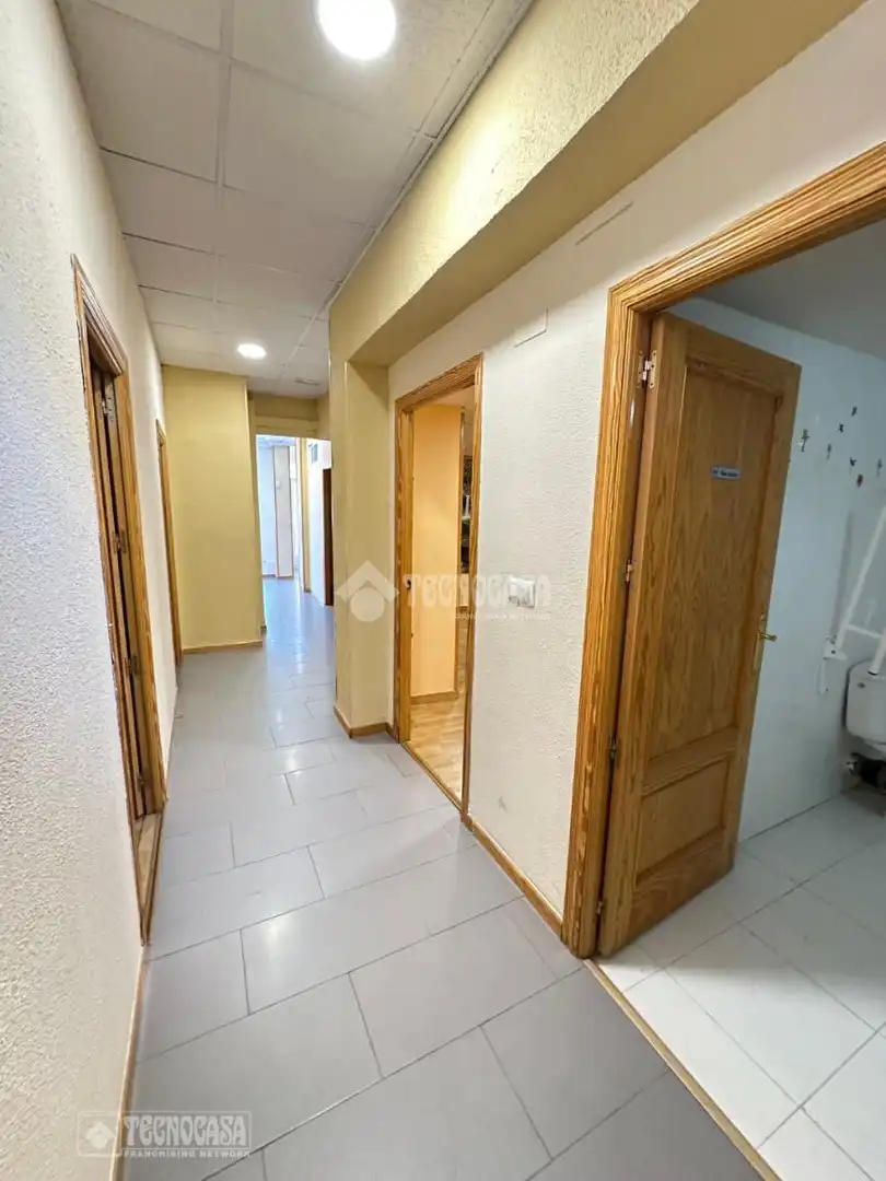 Locale commerciale in affitto a Santa María de Benquerencia, imagen 19