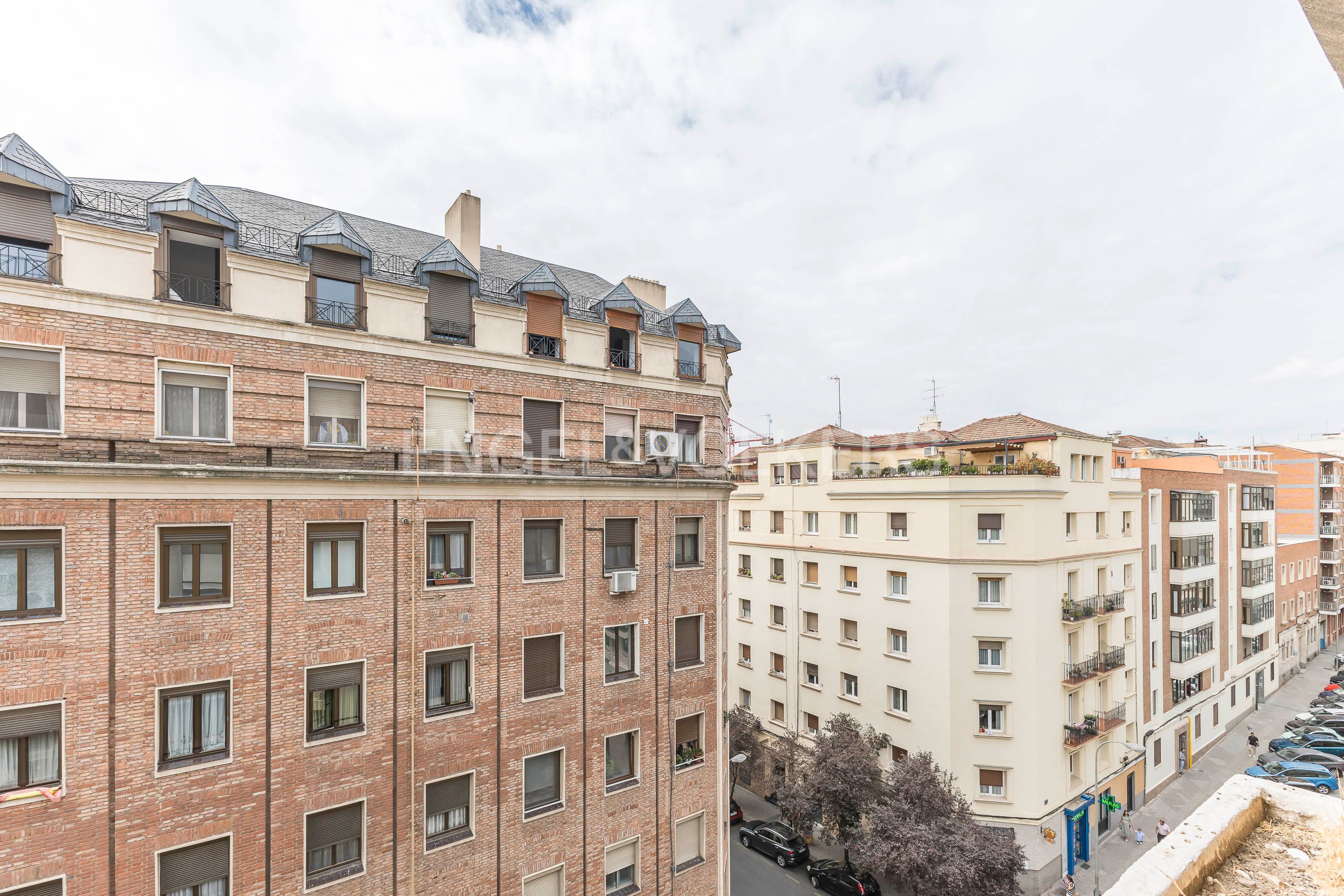 Vista exterior de Apartamento en venta en  Madrid Capital con Aire acondicionado, Calefacción y Jardín privado
