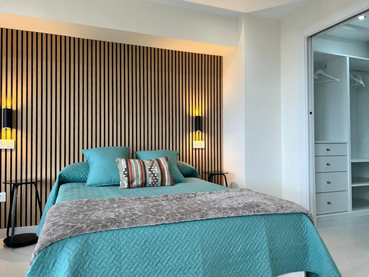 Schlafzimmer von Wohnung zur Miete in Gijón  mit Heizung und Möbliert