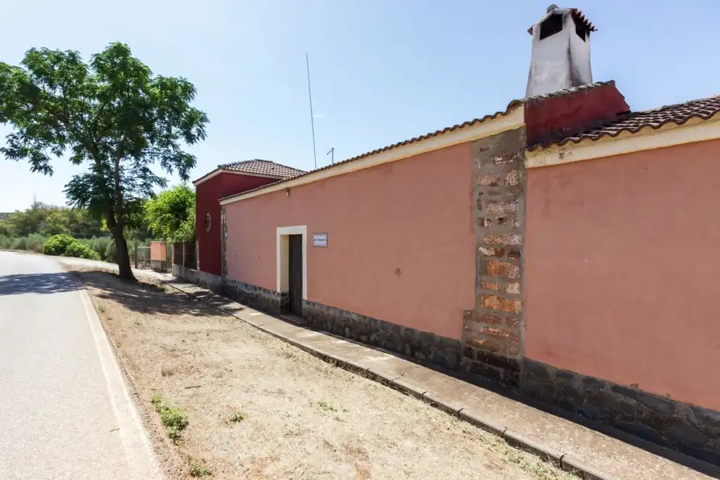 Vista exterior de Finca rústica en venda en Tierga amb Jardí privat, Terrassa i Traster
