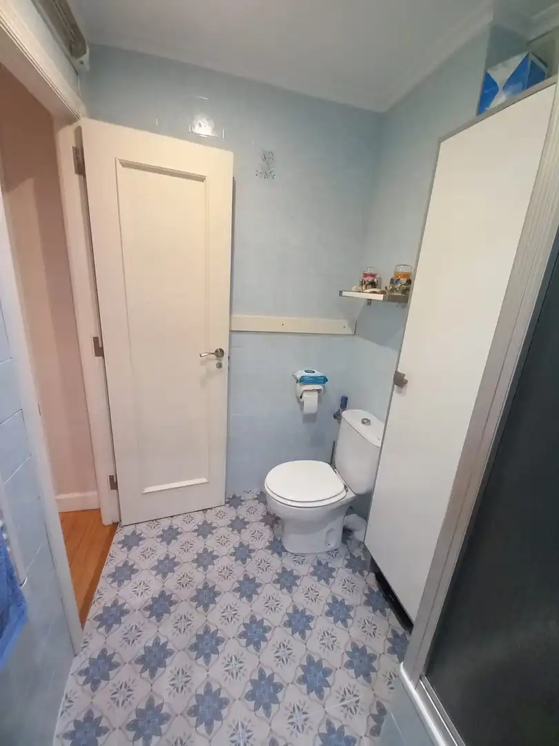 Baño de Piso en venta en Torrelavega  con Calefacción, Jardín privado y Trastero