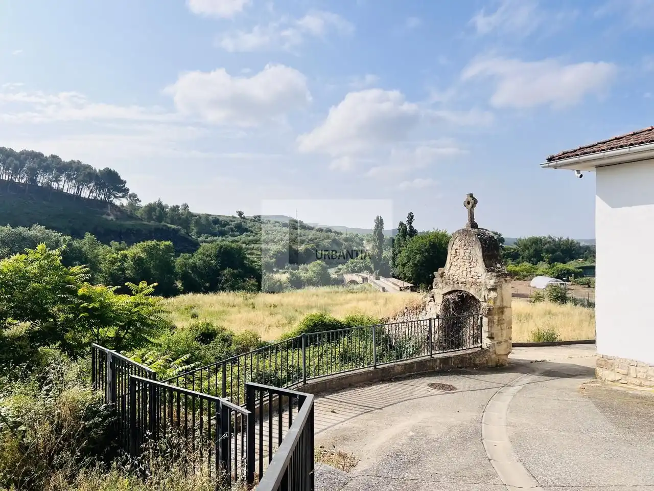 Einfamilien-Reihenhaus zum Verkauf in Torres del Río mit Privatgarten