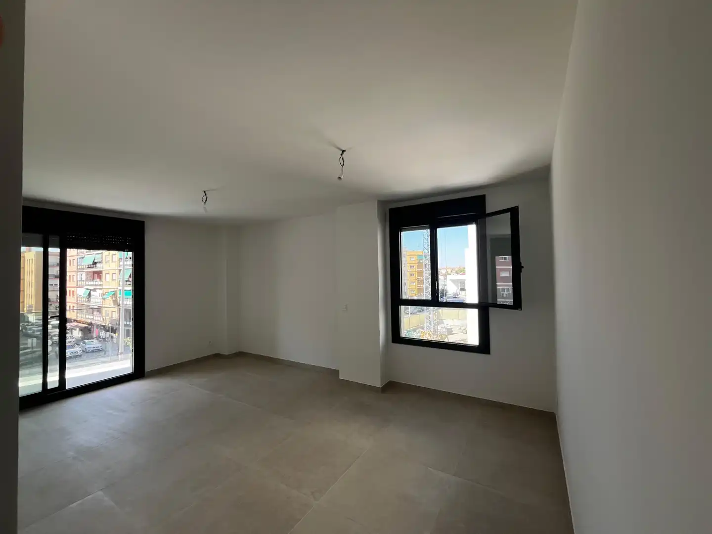 Sala d'estar de Pis en venda en Granada amb Calefacció