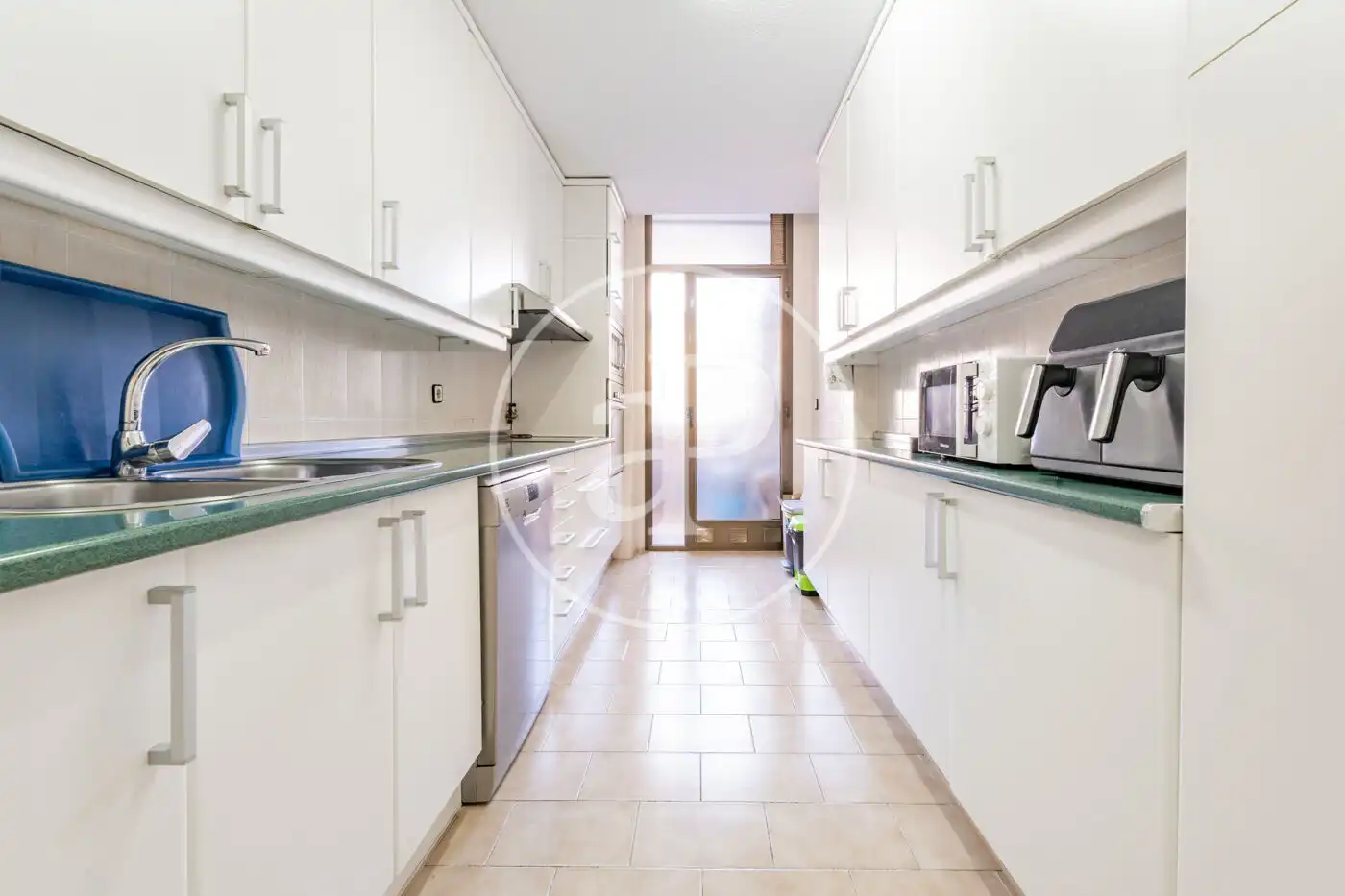 Kitchen of Flat for sale in Madrid  with Heating, Terrace and Storage room