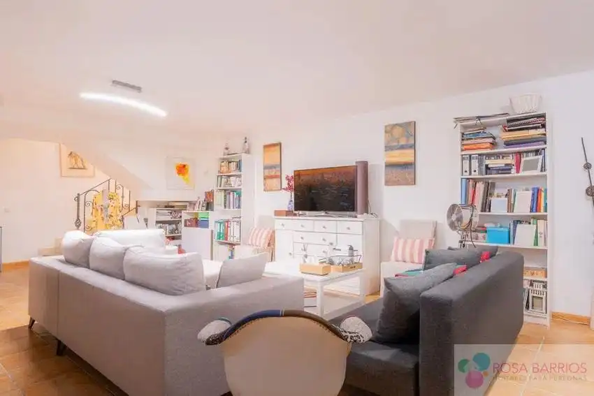 Sala d'estar de Casa adosada en venda en Estepona amb Terrassa, Traster i Piscina comunitària