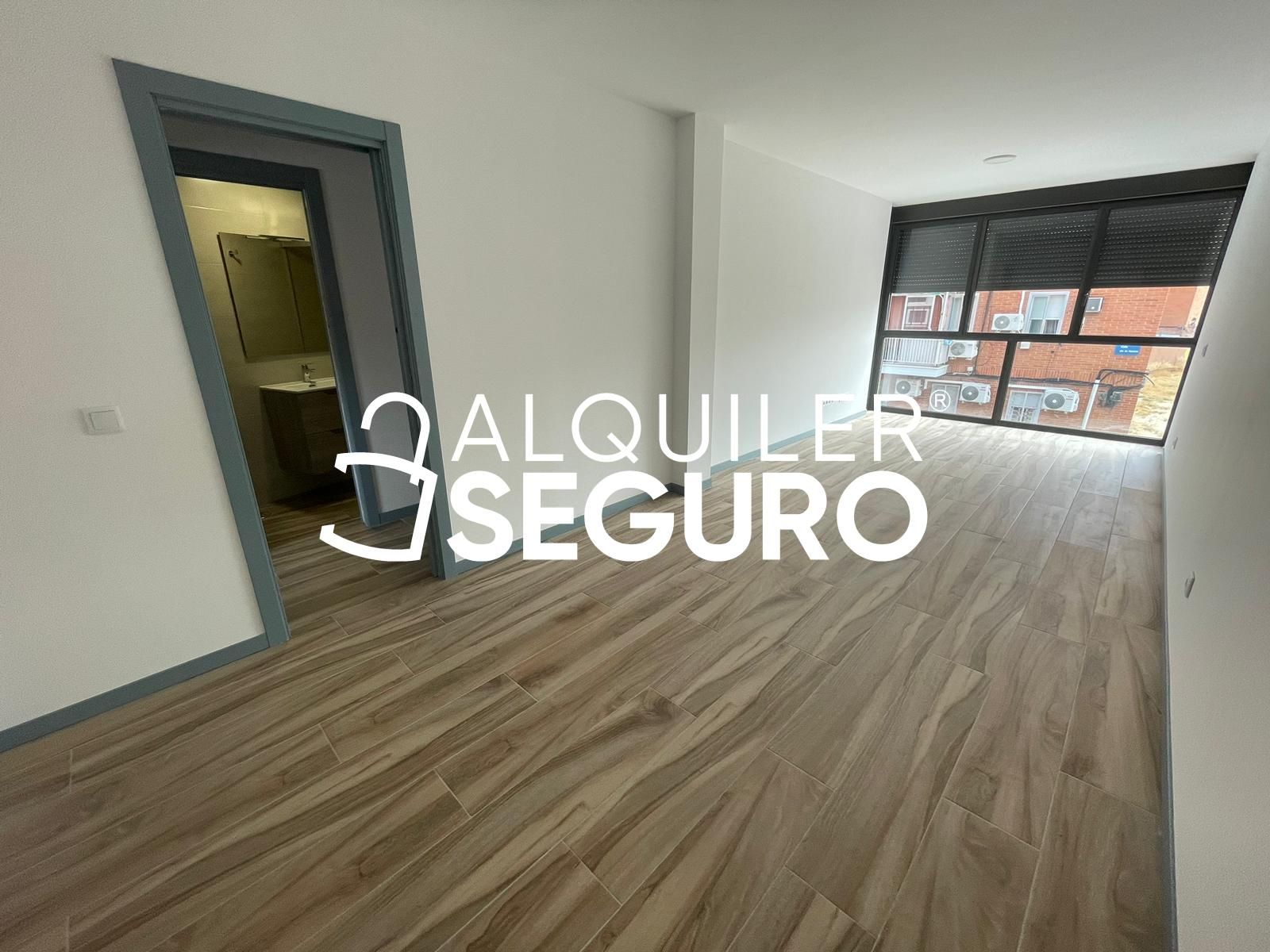 Dormitori de Pis de lloguer en Fuenlabrada amb Aire condicionat, Calefacció i Terrassa
