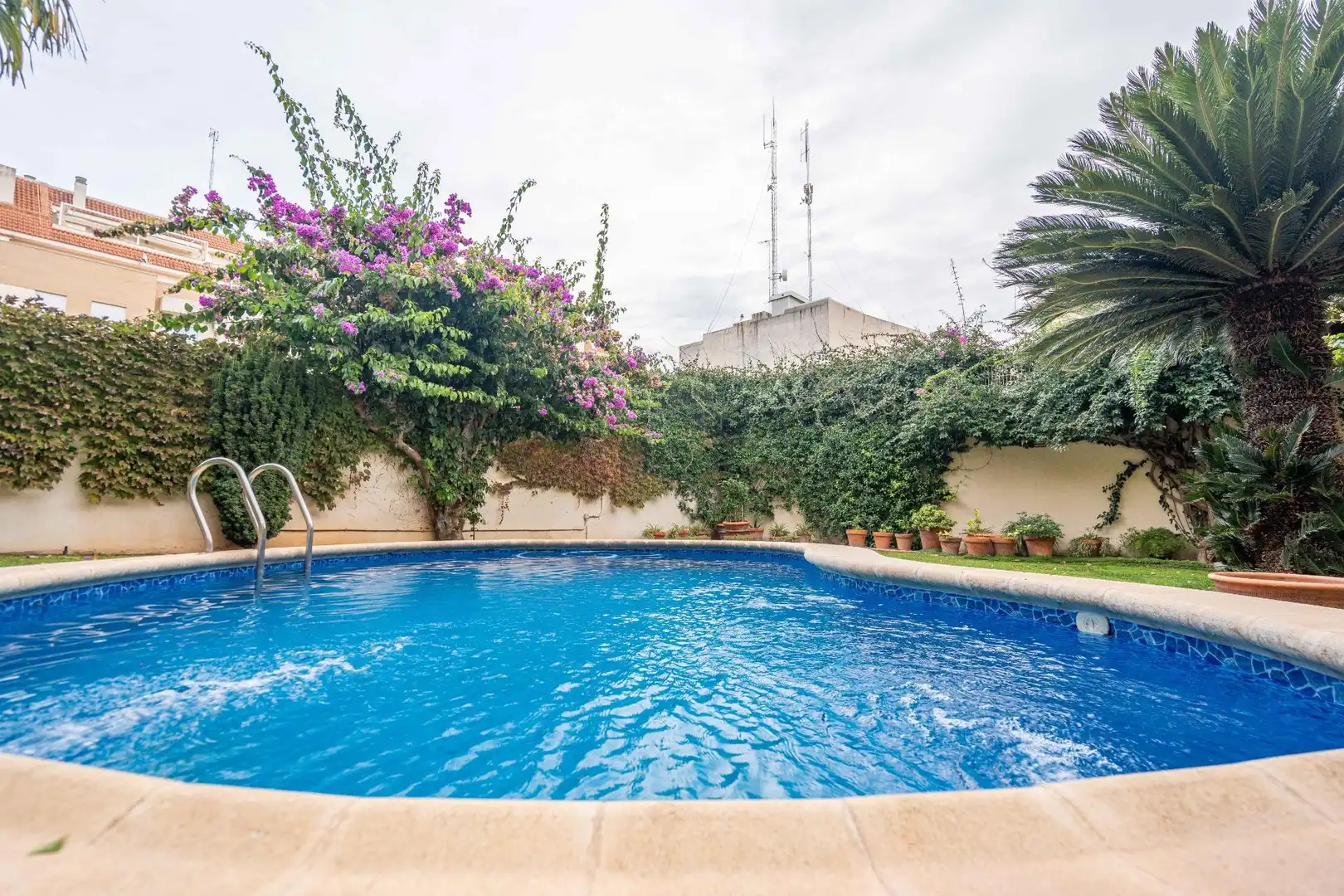 Piscina de Casa o xalet en venda en Canals amb Aire condicionat, Calefacció i Jardí privat
