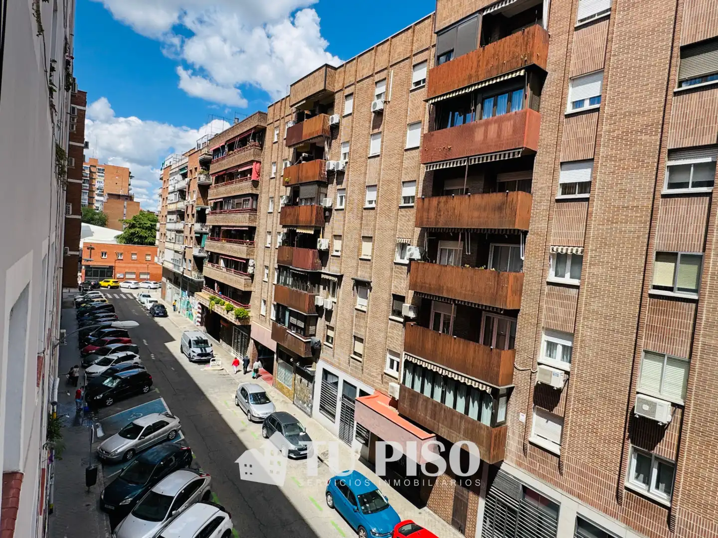 Vista exterior de Pis en venda en Madrid amb Moblat i Balcó
