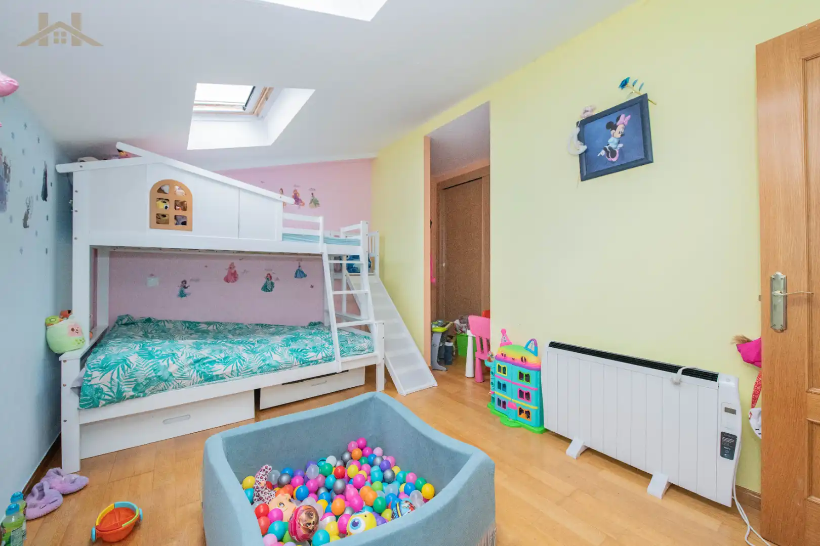 Habitación de Dúplex en venta en Casarrubios del Monte con Aire acondicionado, Calefacción y Trastero