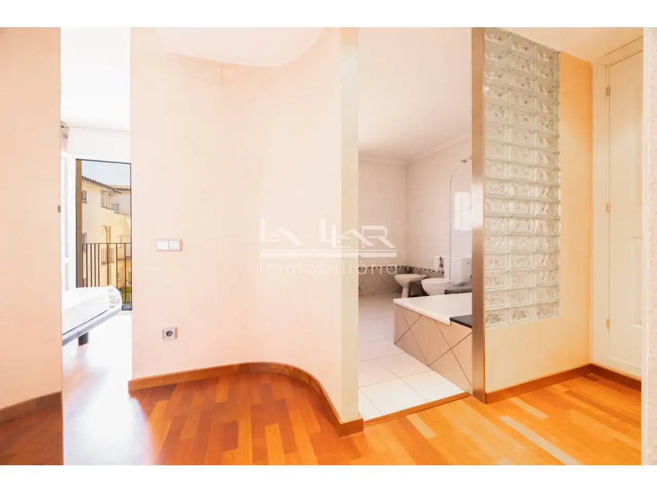 Flat for sale in Vic  with Heating, Parquet flooring and Storage room