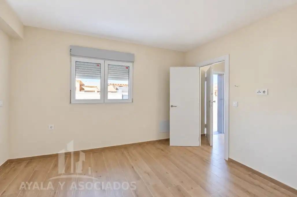 Dormitori de Casa o xalet en venda en Cartagena amb Jardí privat i Piscina