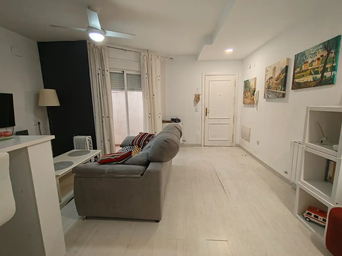 Sala de estar de Piso en venta en La Zubia con Aire acondicionado, Parquet y Amueblado