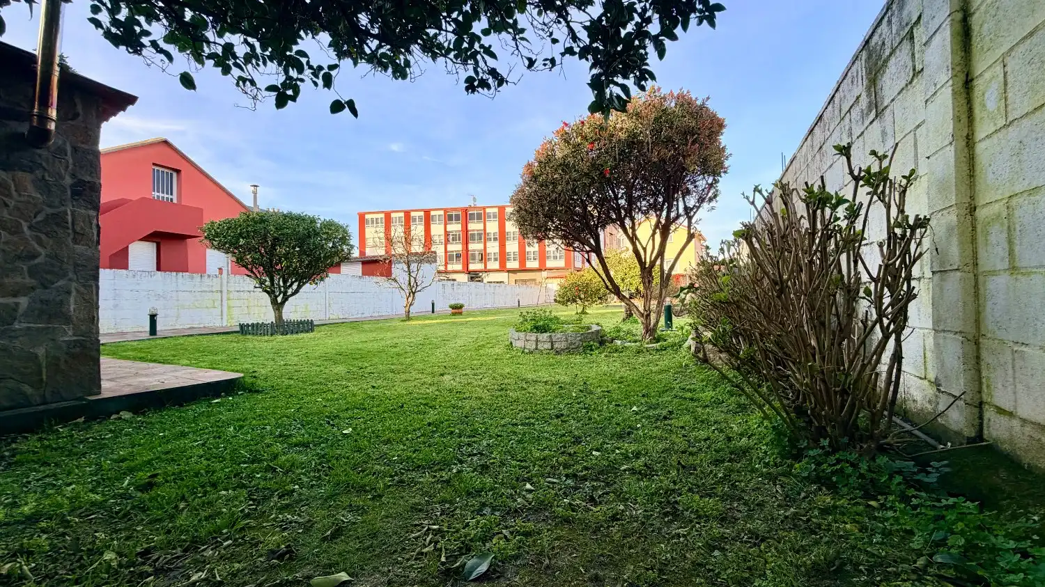 Jardí de Casa o xalet en venda en Mugardos amb Calefacció, Terrassa i Traster