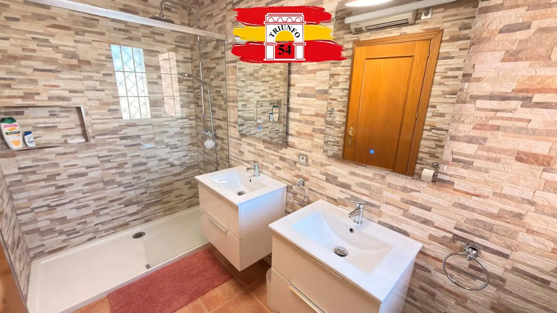 Baño de Casa adosada en venta en Pilar de la Horadada con Aire acondicionado, Jardín privado y Amueblado