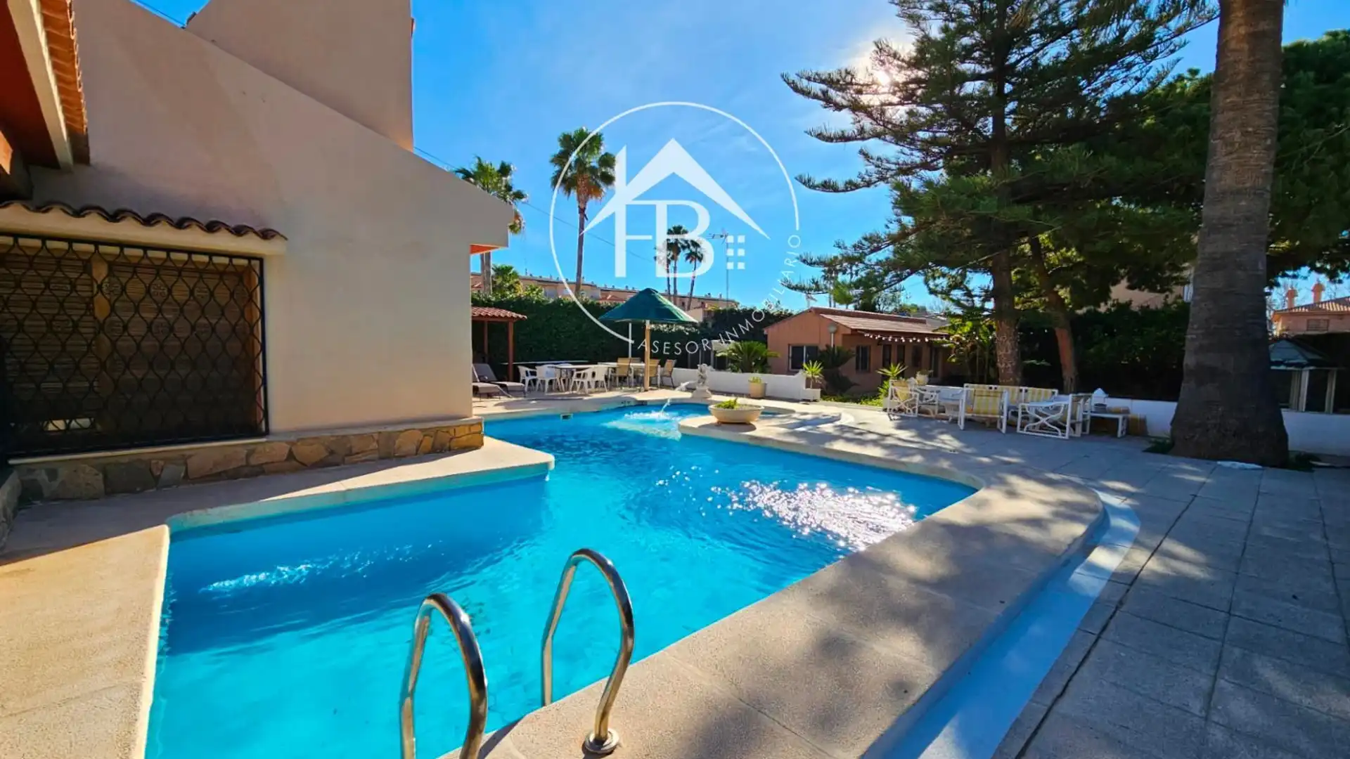 Swimming pool of Houses for sale in Mutxamel  with Air Conditioner, Heating and Storage room