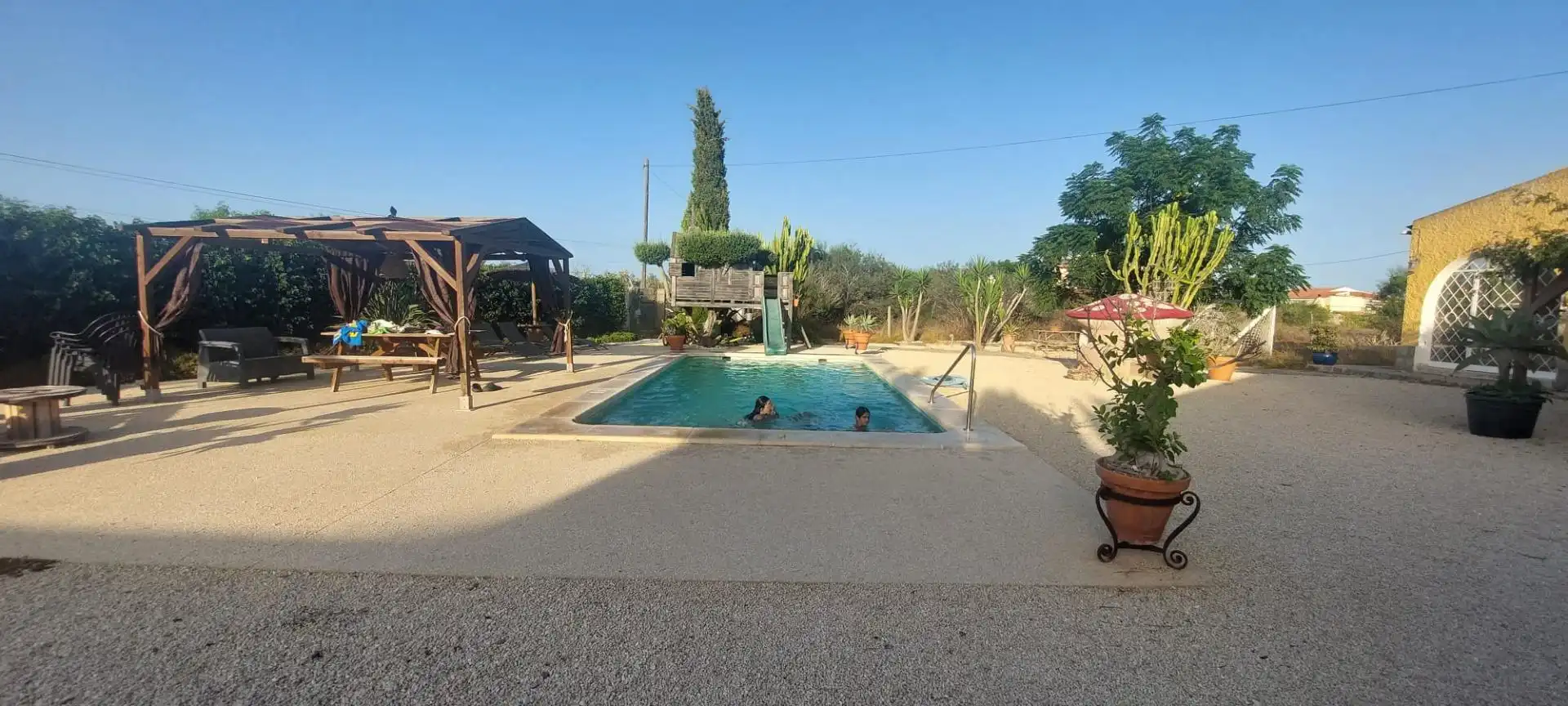 Chalet con piscina en venta en Los Arenales del Sol, imagen 2
