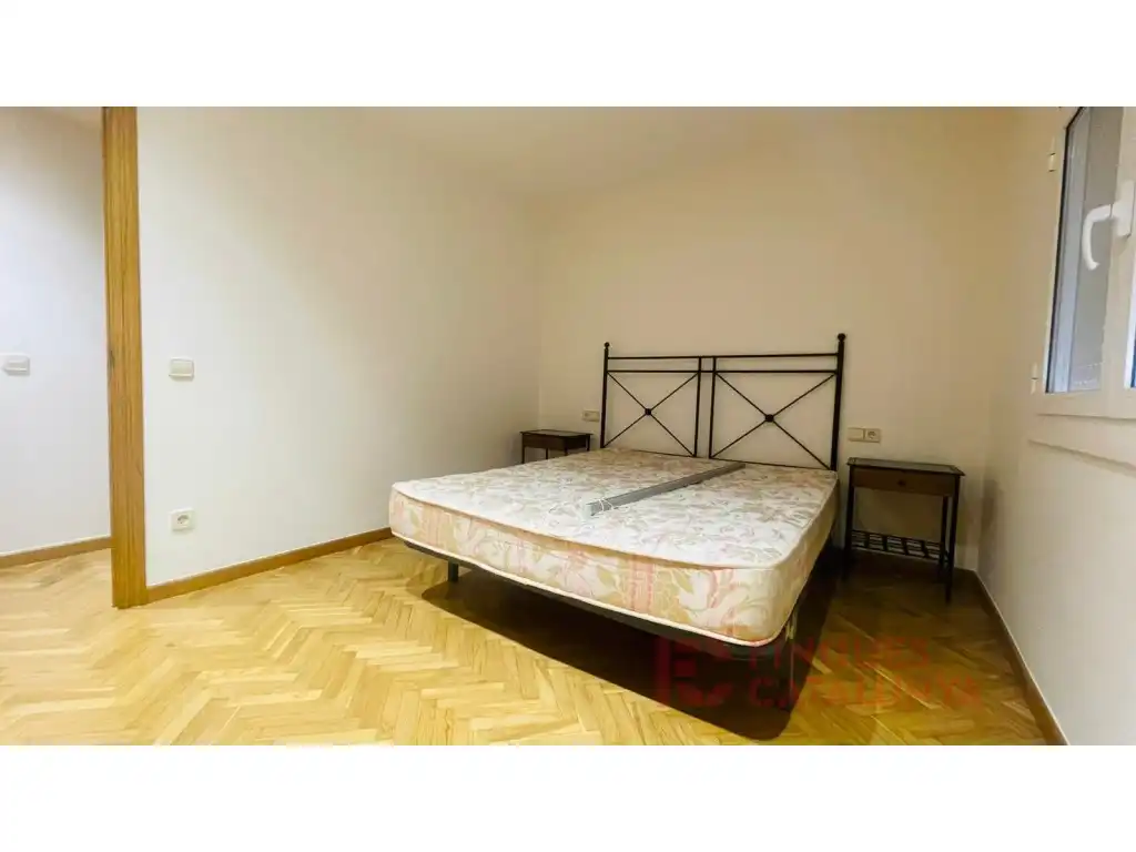 Schlafzimmer von Wohnung zum Verkauf in Girona
