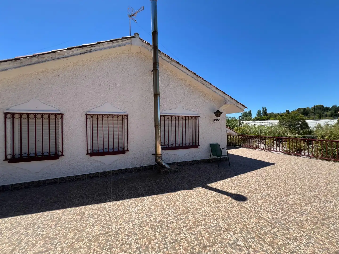 Vista exterior de Casa o chalet en venta en Zaragoza con Calefacción y Terraza