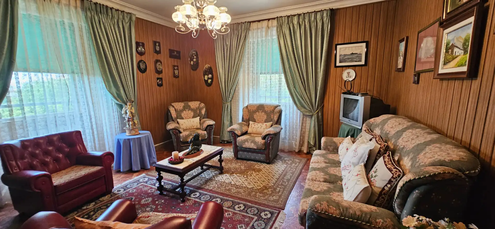 Sala d'estar de Finca rústica en venda en Ferrol amb Moblat