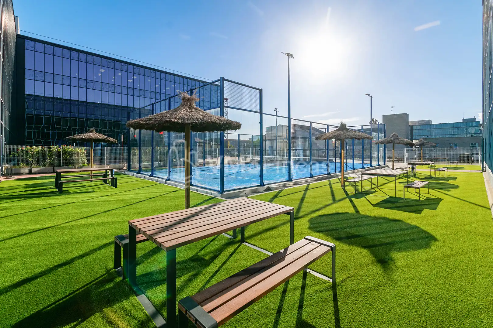 Schwimmbecken von Büro zur Miete in El Prat de Llobregat mit Klimaanlage, Heizung und Terrasse