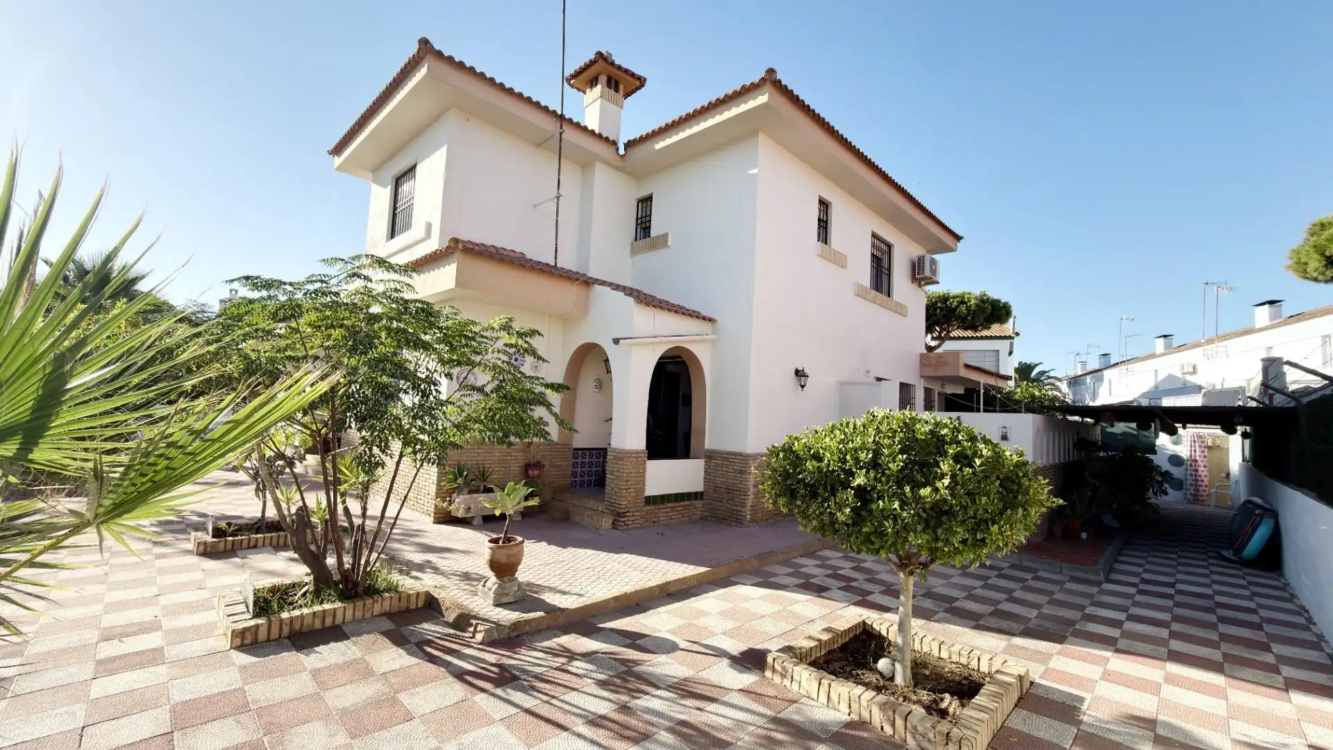 Exterior view of Houses for sale in Islantilla  with Air Conditioner, Private garden and Terrace