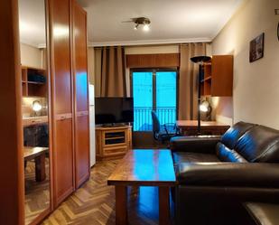 Sala d'estar de Apartament per a compartir en Salamanca Capital amb Balcó