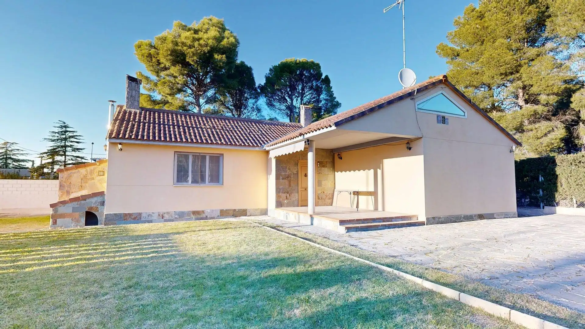 Exterior view of Houses for sale in La Muela