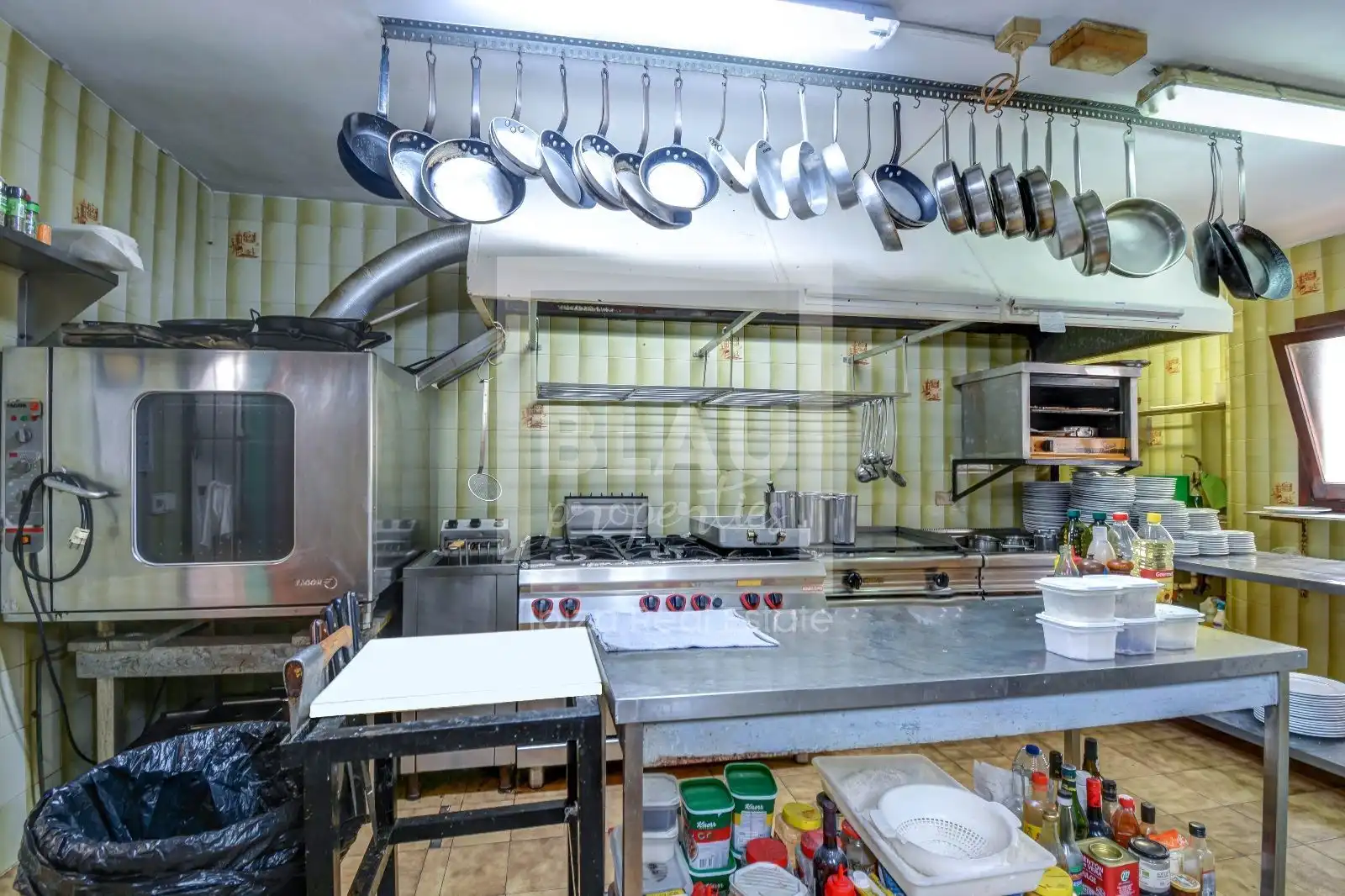 Cocina de Local en venta en Sant Josep de sa Talaia con Aire acondicionado, Terraza y Amueblado