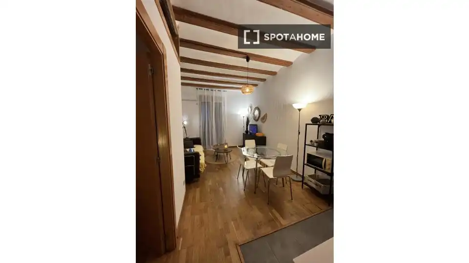 Flat with terrace to rent in Ciutat Vella, imagen 2
