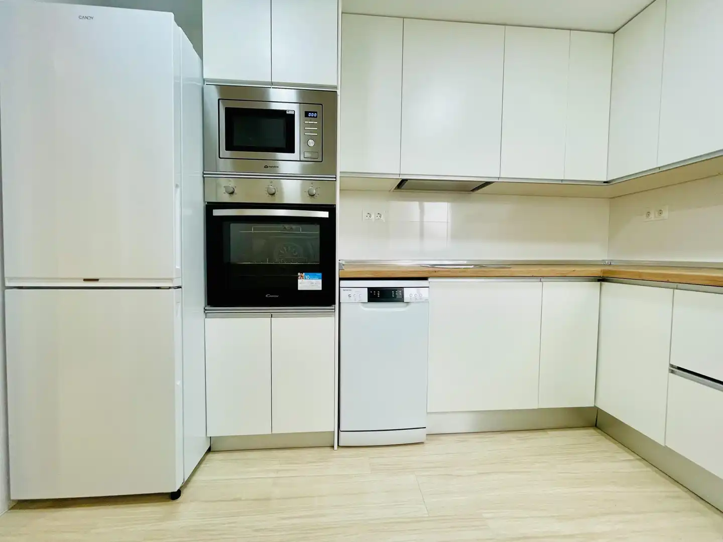 Küche von Wohnung zur Miete in Córdoba mit Klimaanlage, Heizung und Terrasse