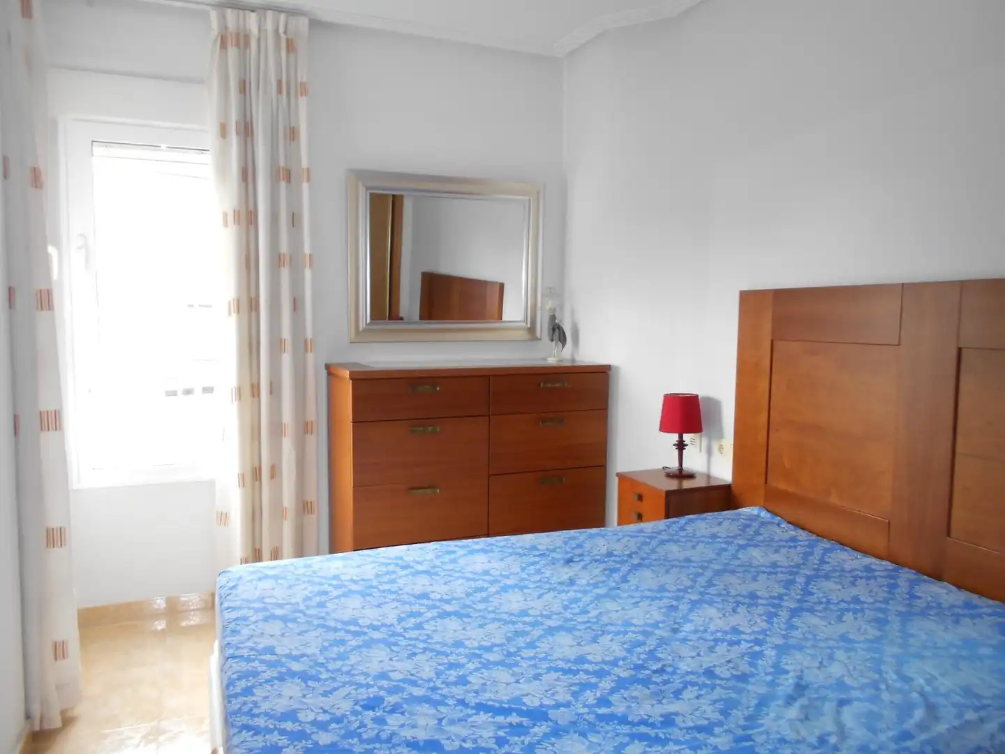 Dormitori de Apartament de lloguer en Murcia amb Aire condicionat, Terrassa i Moblat