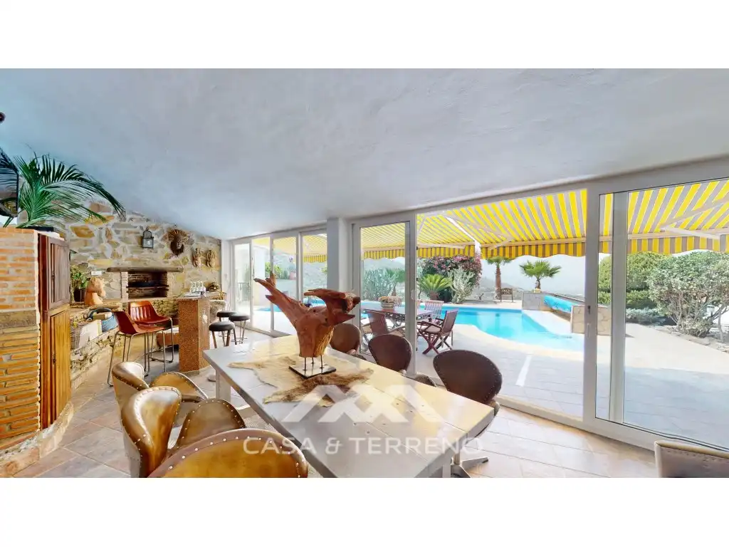Garden of Houses for sale in Sayalonga  with Air Conditioner, Private garden and Terrace