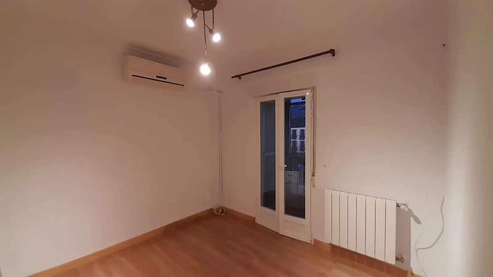 Dormitori de Pis en venda en Carabanchel