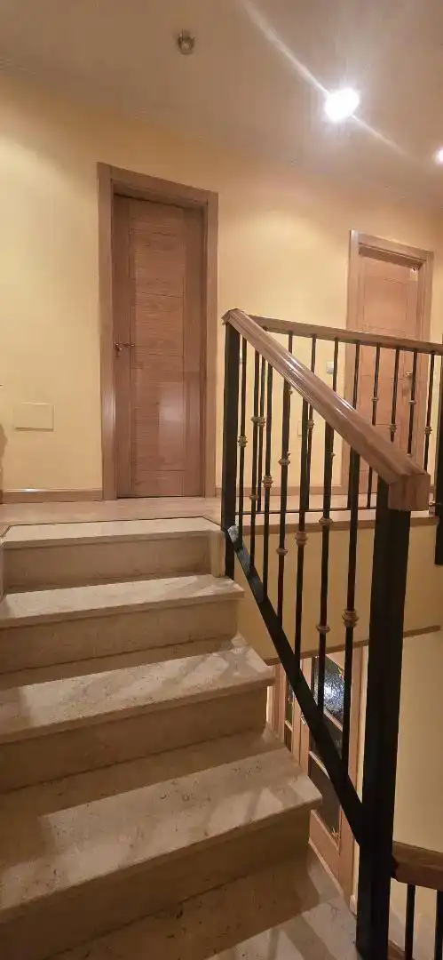 Casa adosada en venda a Calle Mayor, 28, La Robla