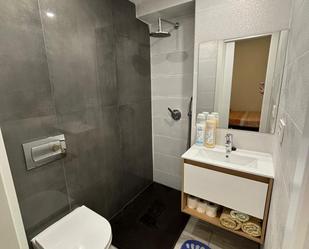 Bathroom of Planta baja for sale in  Madrid Capital  with Heating and Terrace