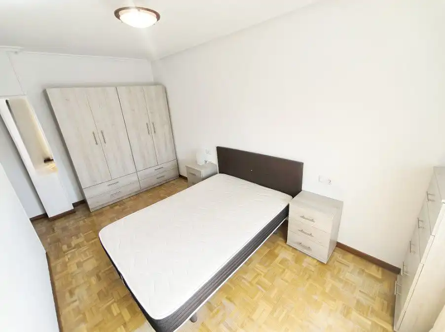 Bedroom of Flat for rent in Salamanca  with Heating, Parquet flooring and Terrace