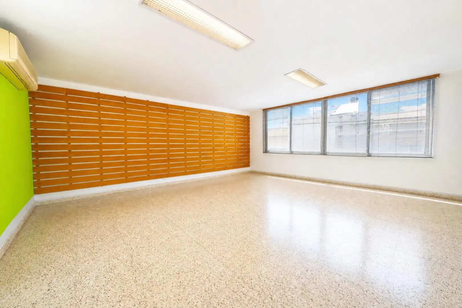 Local en venta en  Palma de Mallorca con Aire acondicionado y Terraza