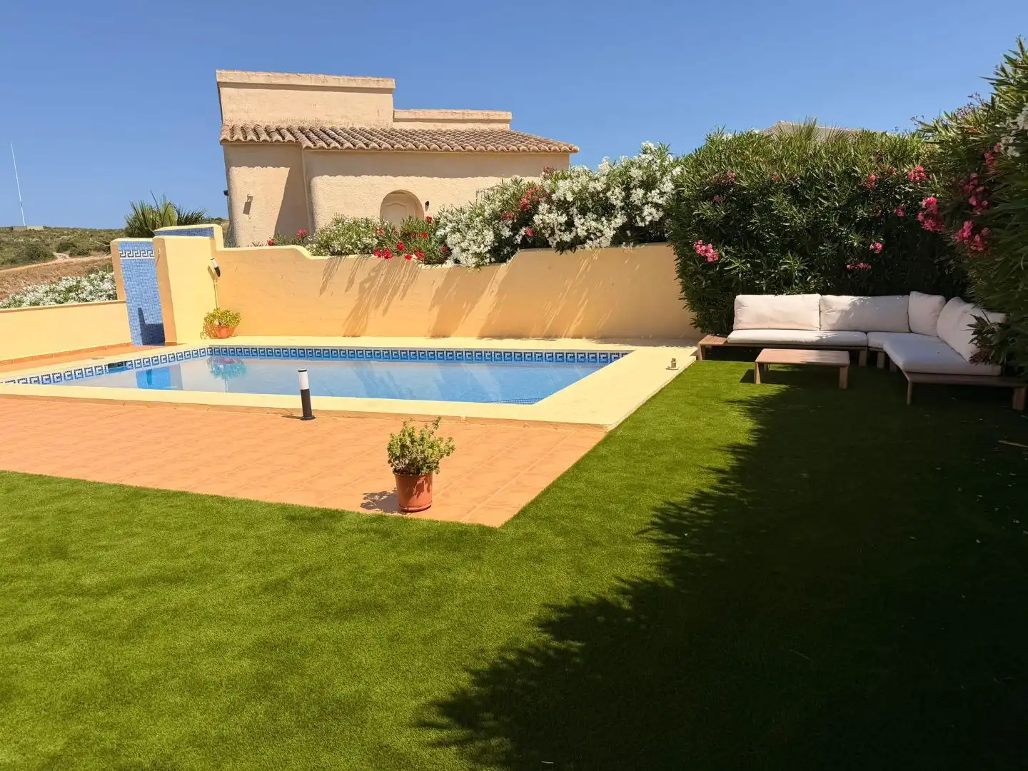 Apartament amb jardí de lloguer a Calle Fresnos 47