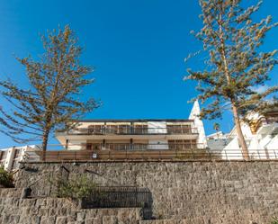 Vista exterior de Casa o xalet en venda en Las Palmas de Gran Canaria amb Jardí privat, Terrassa i Traster