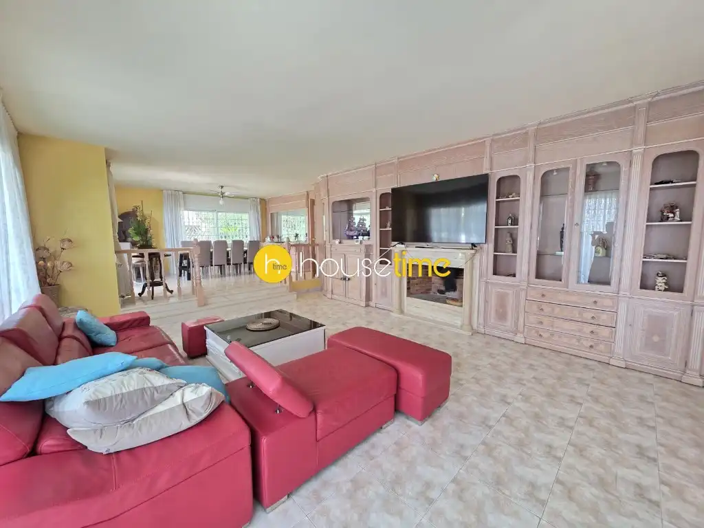 Sala d'estar de Casa o xalet en venda en Cabrils
