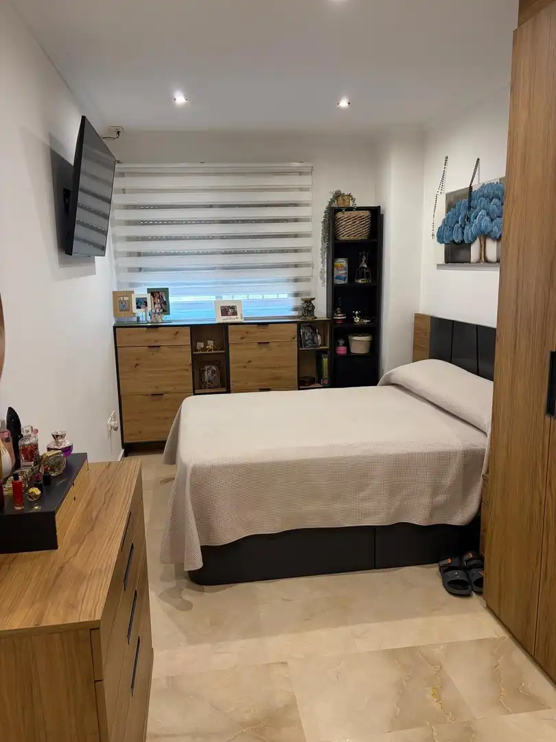 Habitación de Piso en venta en Elche / Elx con Aire acondicionado, Calefacción y Jardín privado