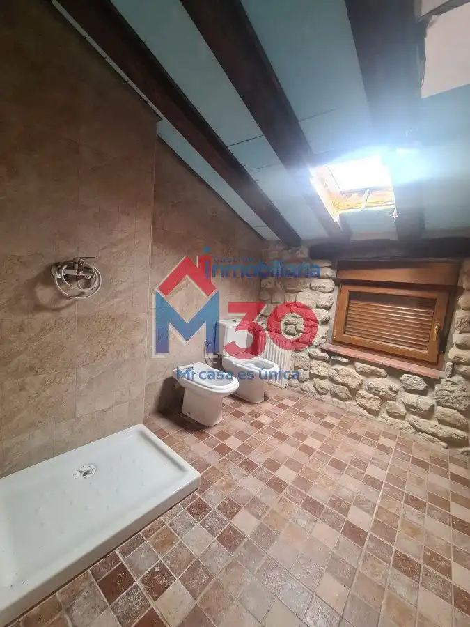 Houses for sale in Miranda de Ebro  with Heating