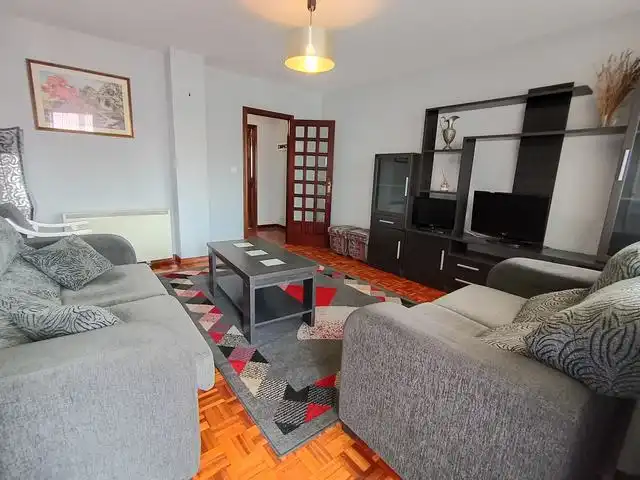 Flat with lift to rent in Avenida de Romero Donallo, imagen 3