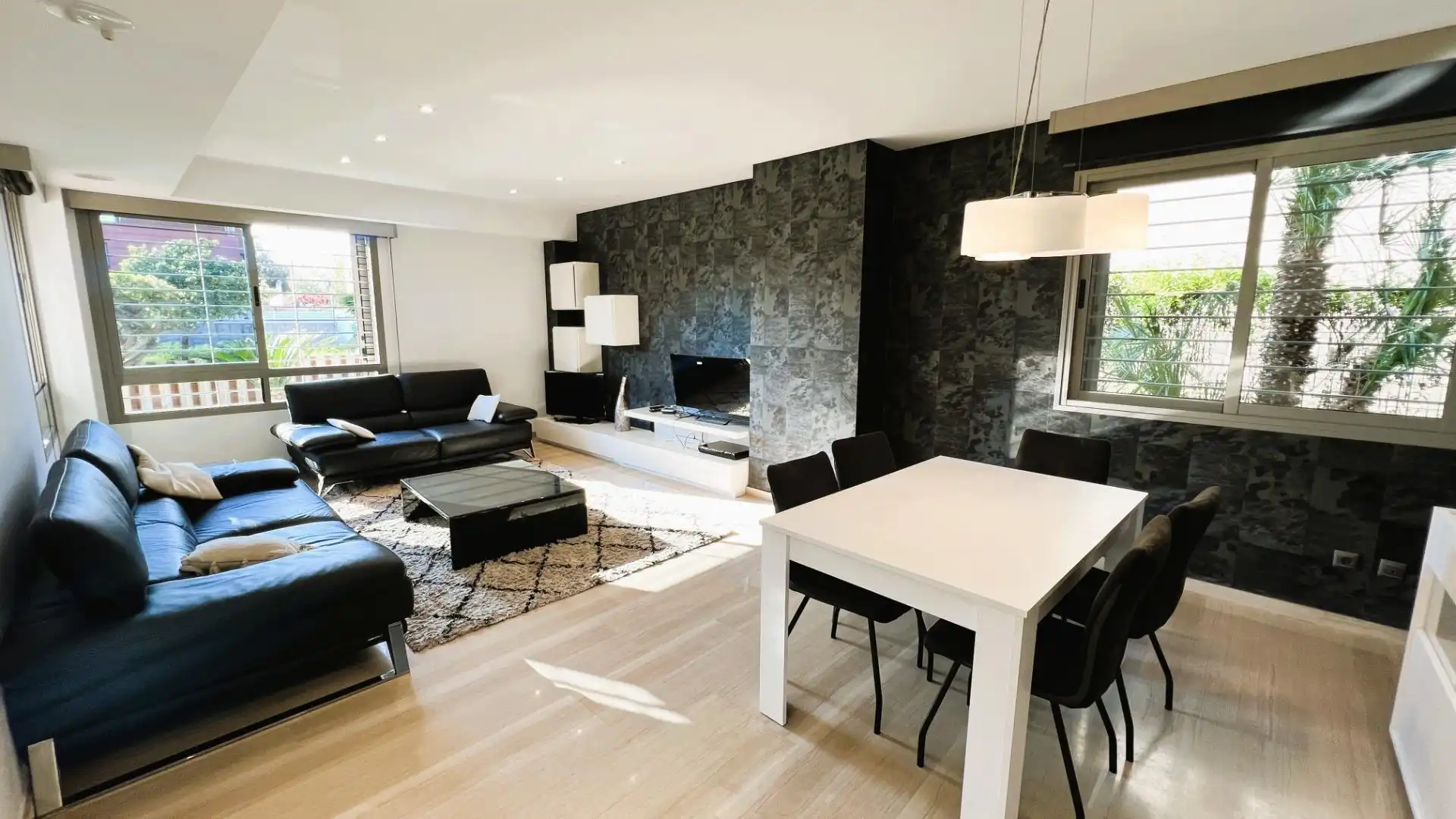 Sala d'estar de Casa o xalet en venda en Castellón de la Plana / Castelló de la Plana amb Aire condicionat, Calefacció i Jardí privat