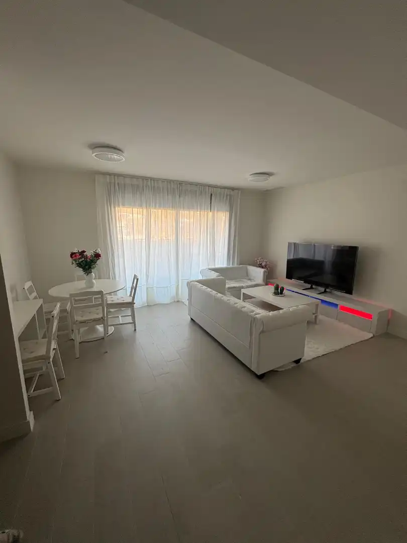 Sala de estar de Apartamento en venta en Estepona con Aire acondicionado, Calefacción y Terraza